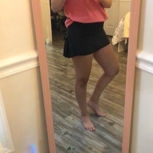 LULULEMON size 4 black tennis/golf athletic skirt